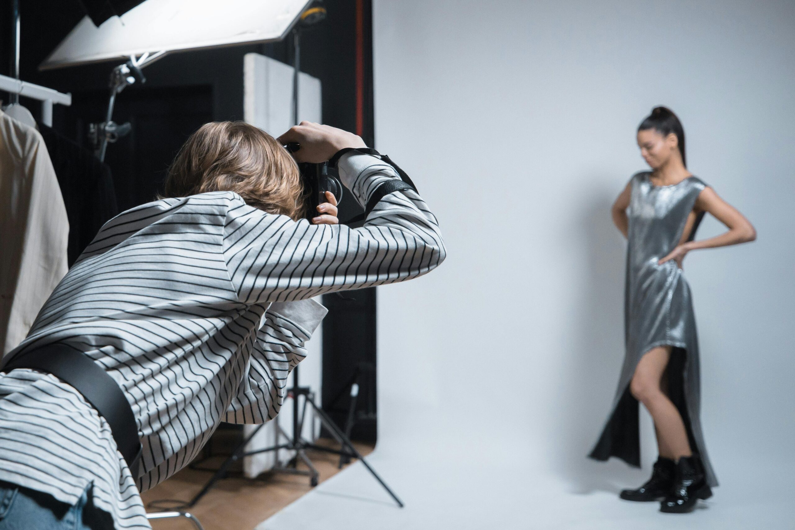 How Did Fashion Photography Change Consumers During And After WWII?